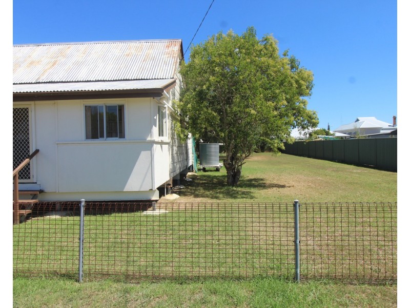 37 Stewart Avenue, Warwick QLD 4370