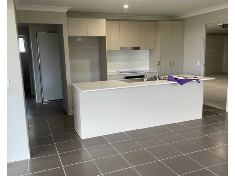 9 Compass Crt, Warwick QLD 4370