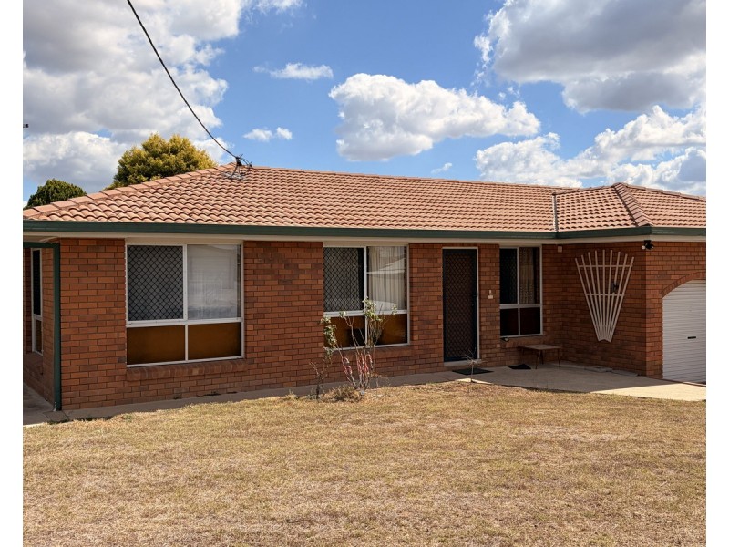 2/2 Hawthorne Street, Warwick QLD 4370