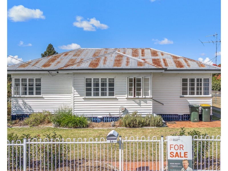 24 Oak Avenue, Warwick QLD 4370