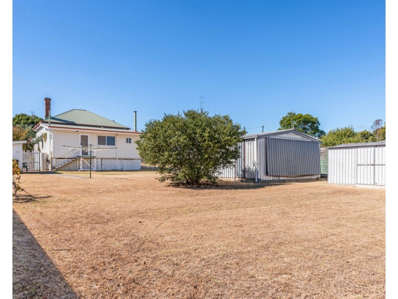 9 Wallace Street, Warwick QLD 4370