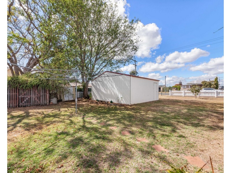 27 Bourke Street, Warwick QLD 4370
