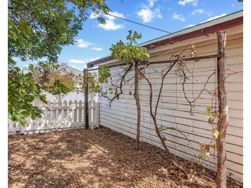 27 Bourke Street, Warwick QLD 4370