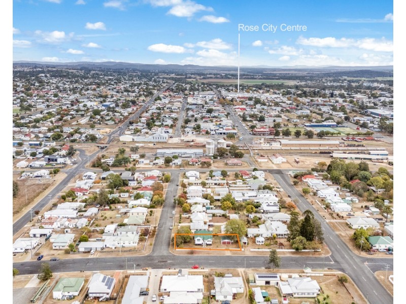 27 Bourke Street, Warwick QLD 4370