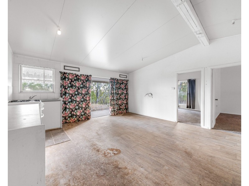 61 Hart Road, Thanes Creek QLD 4370