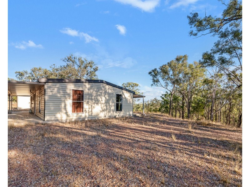 61 Hart Road, Thanes Creek QLD 4370