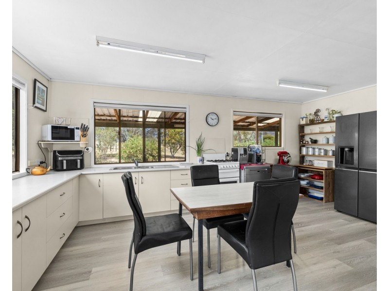 1325 Connolly Dam Road, Silverwood QLD 4370