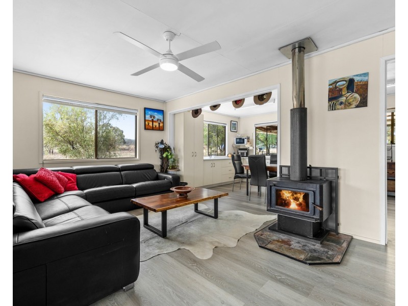 1325 Connolly Dam Road, Silverwood QLD 4370