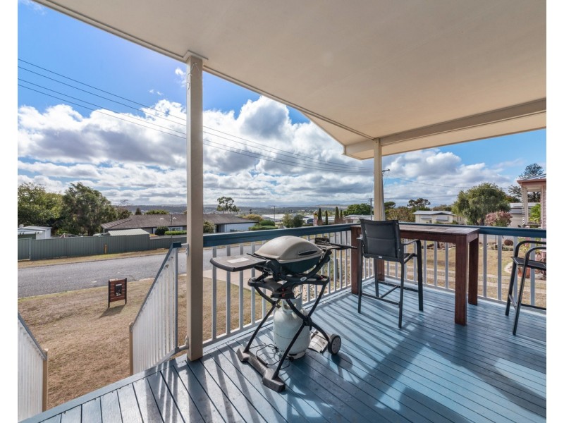 2a Braemar Street, Warwick QLD 4370