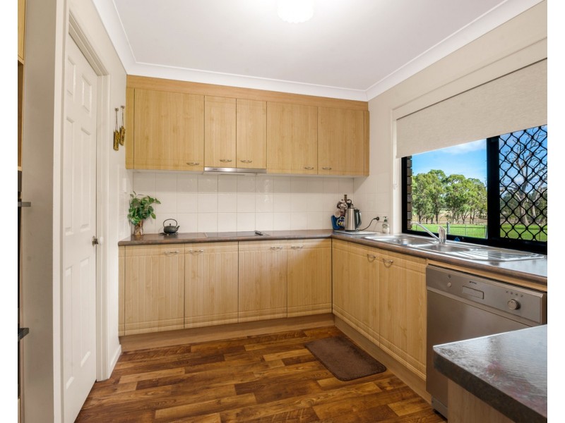 17 Bournes Road, Yangan QLD 4371