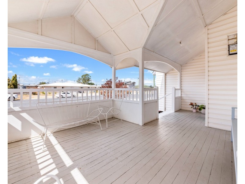 27 Bourke Street, Warwick QLD 4370