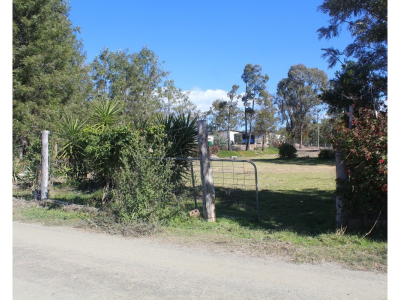 15 Moriarty Road, Leyburn QLD 4365