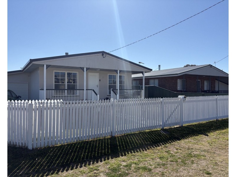19 Albert Street, Warwick QLD 4370