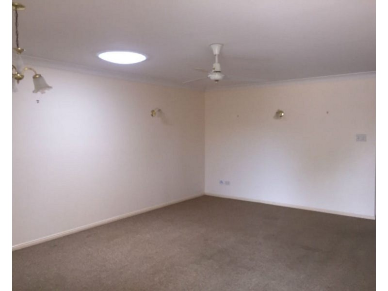 2/11 Kidman Drive, Warwick QLD 4370