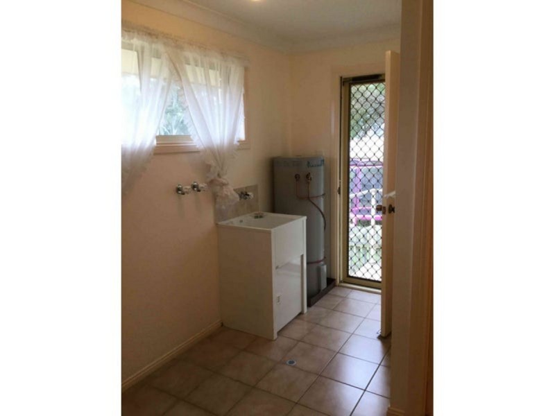 2/11 Kidman Drive, Warwick QLD 4370