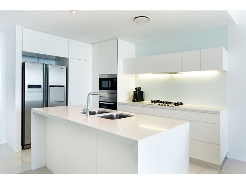 22805/ 21 Elizabeth Avenue, Broadbeach QLD 4218