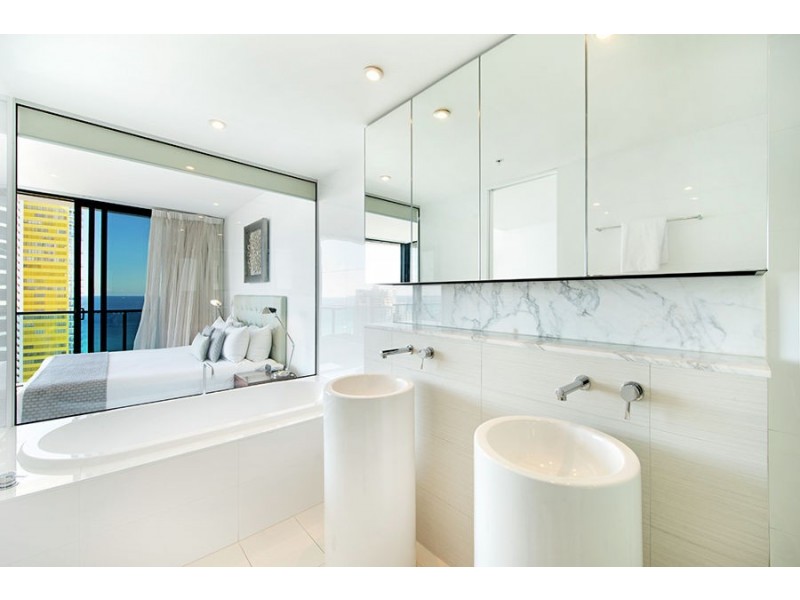 22805/ 21 Elizabeth Avenue, Broadbeach QLD 4218