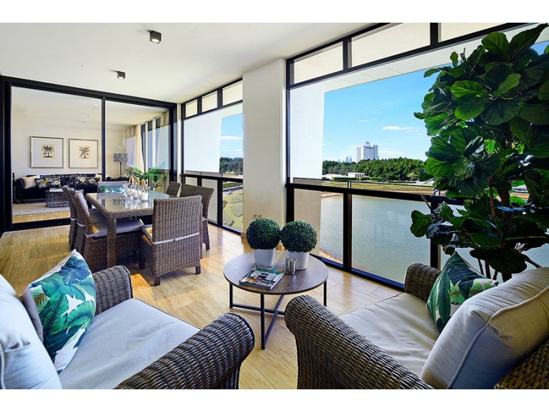 502 W Penthouse 1 Marina Drive, Benowa QLD 4217