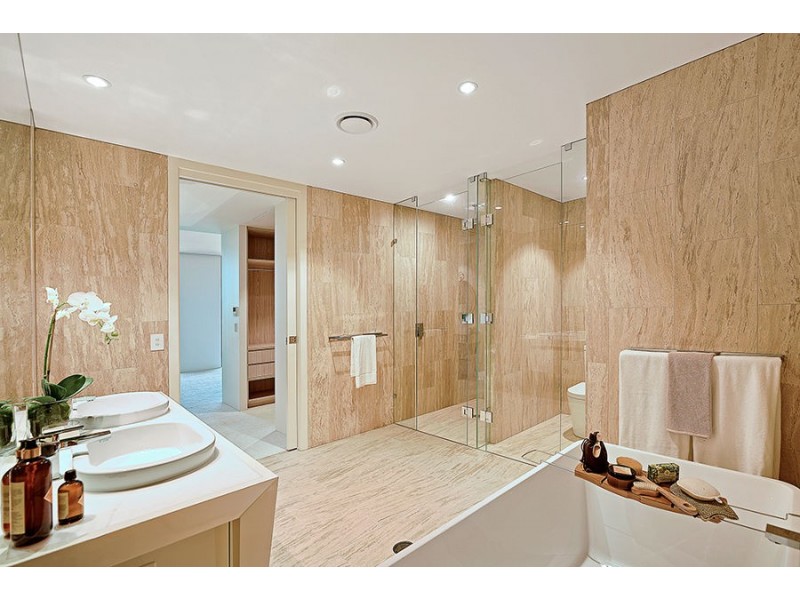 502 W Penthouse 1 Marina Drive, Benowa QLD 4217