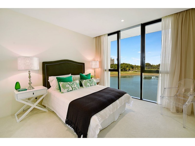 502 W Penthouse 1 Marina Drive, Benowa QLD 4217