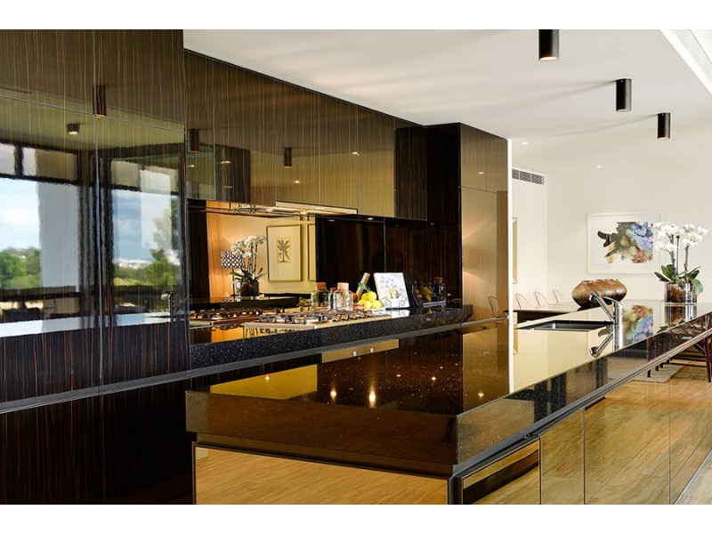 502 W Penthouse 1 Marina Drive, Benowa QLD 4217