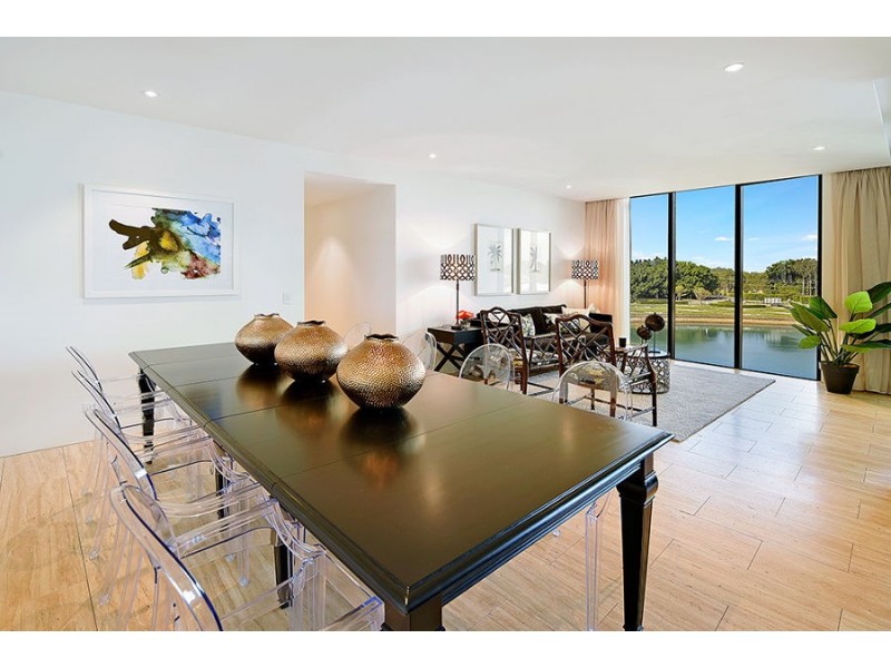 502 W Penthouse 1 Marina Drive, Benowa QLD 4217