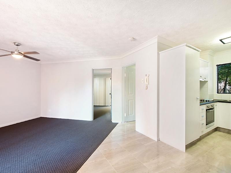 3/10-12 Darrambul Street, Surfers Paradise QLD 4217