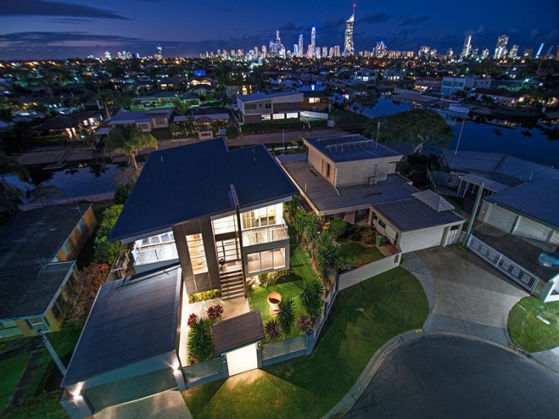 11 San Michele Court, Broadbeach Waters QLD 4218