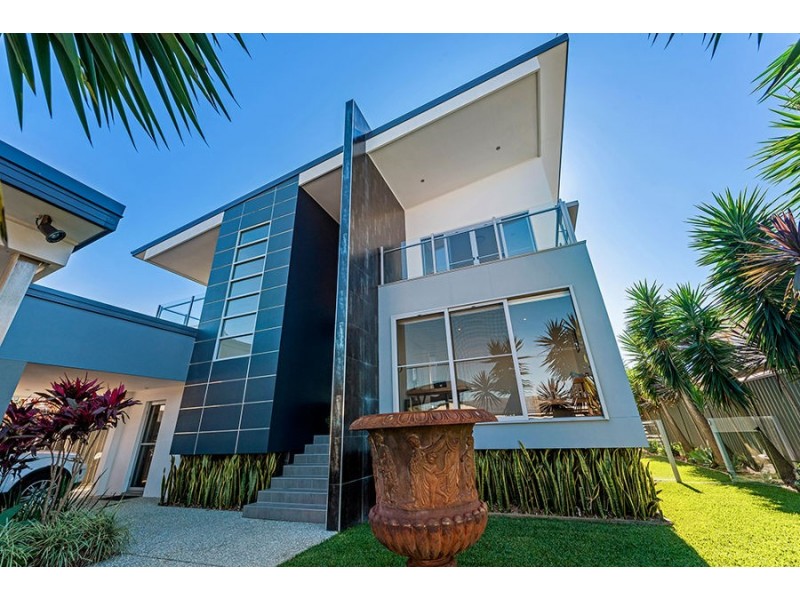 11 San Michele Court, Broadbeach Waters QLD 4218