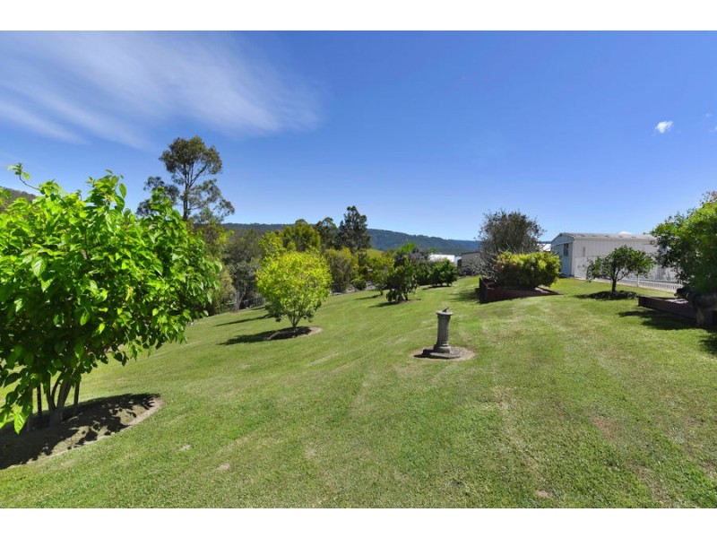 9 Pasture Place, Mount Nathan QLD 4211