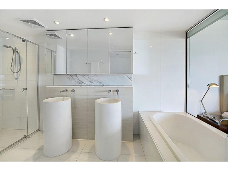 21206 21 Elizabeth Avenue, Broadbeach QLD 4218