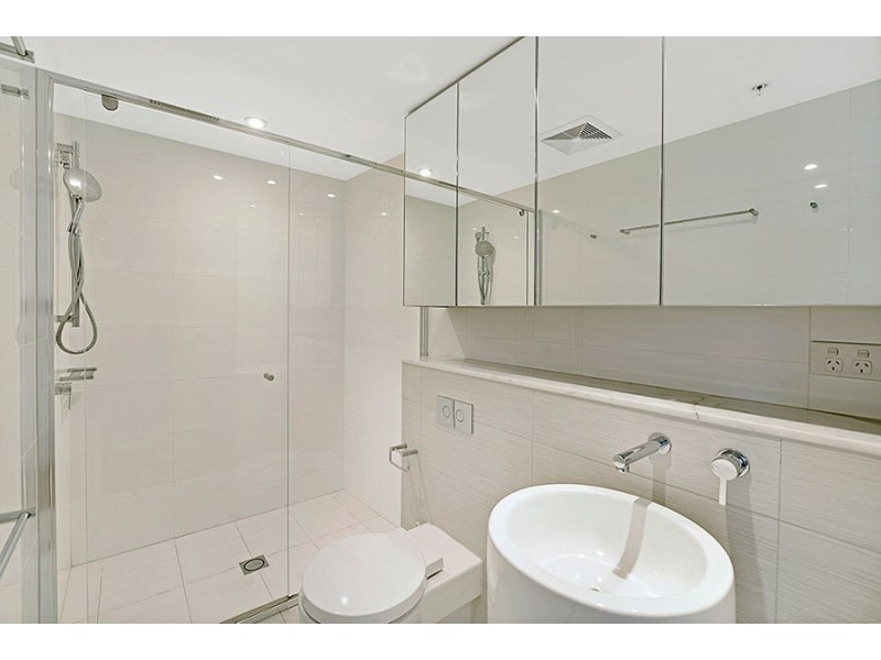 21206 21 Elizabeth Avenue, Broadbeach QLD 4218