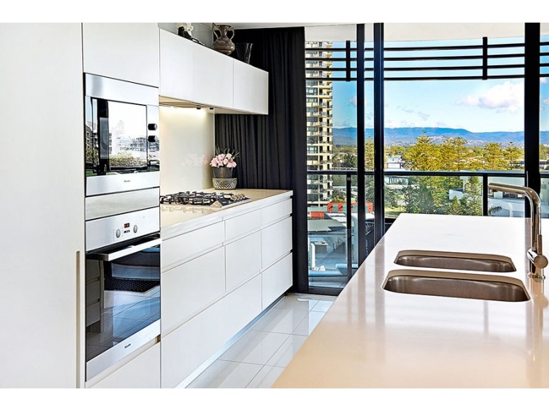 701/1 Oracle Boulevarde, Broadbeach QLD 4218