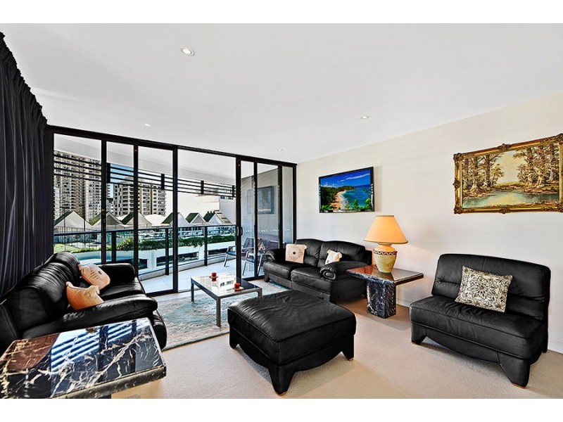 701/1 Oracle Boulevarde, Broadbeach QLD 4218