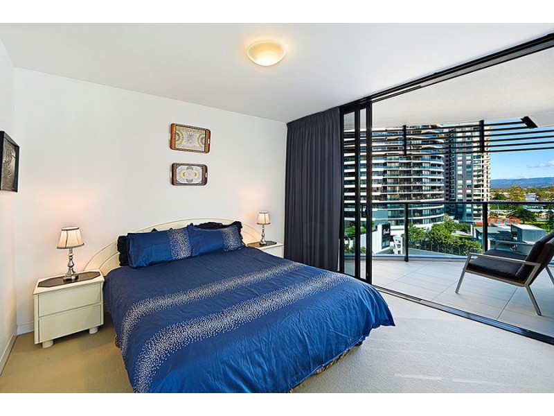 701/1 Oracle Boulevarde, Broadbeach QLD 4218