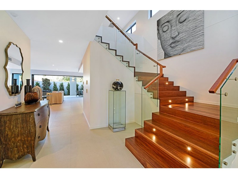 40 Via Roma, Isle Of Capri QLD 4217