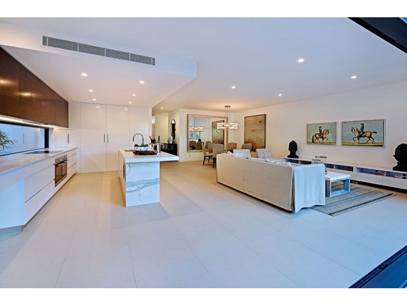 40 Via Roma, Isle Of Capri QLD 4217