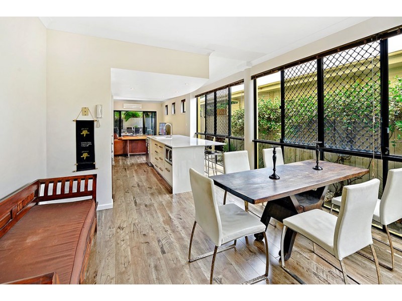 2/39 Peerless Avenue, Mermaid Beach QLD 4218