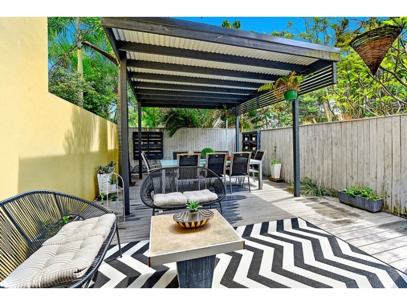 2/39 Peerless Avenue, Mermaid Beach QLD 4218