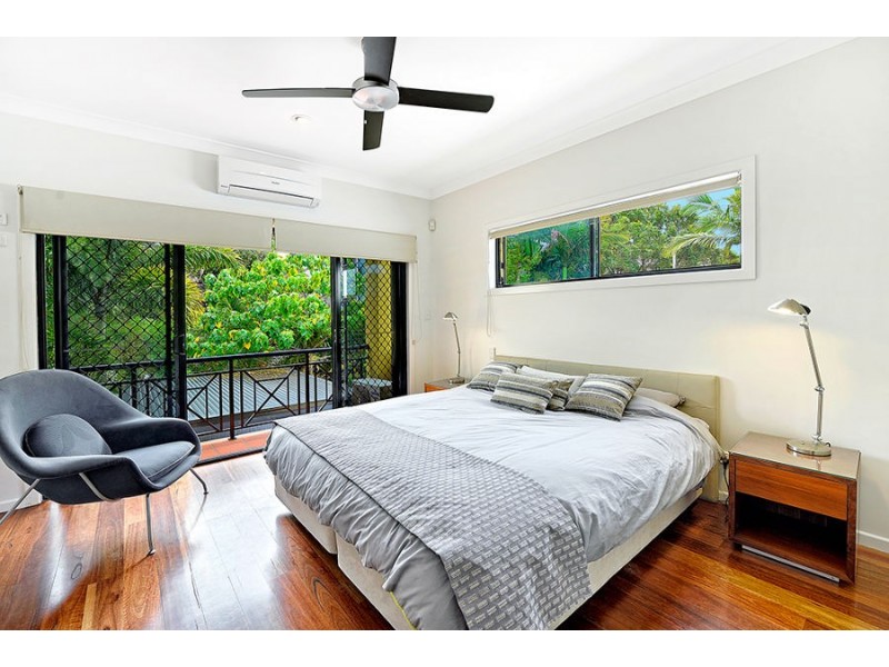 2/39 Peerless Avenue, Mermaid Beach QLD 4218