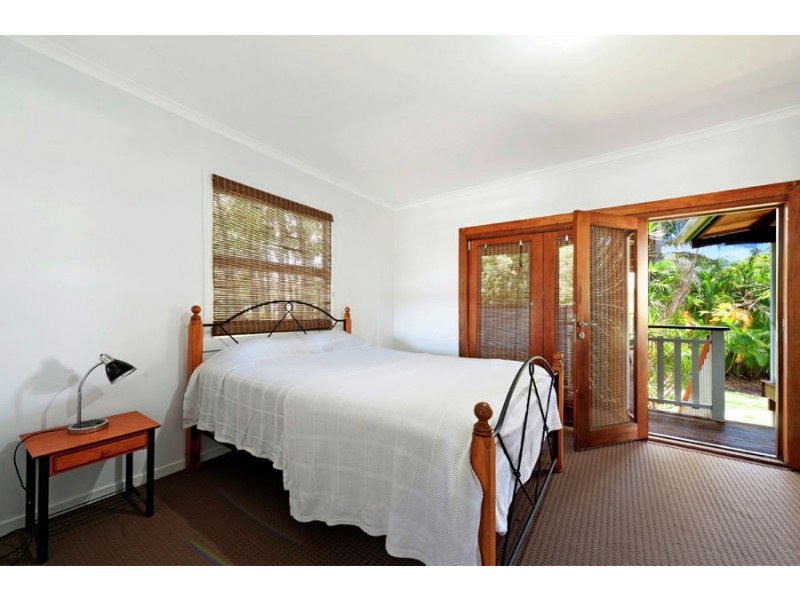 6 Coombe Place, Hope Island QLD 4212