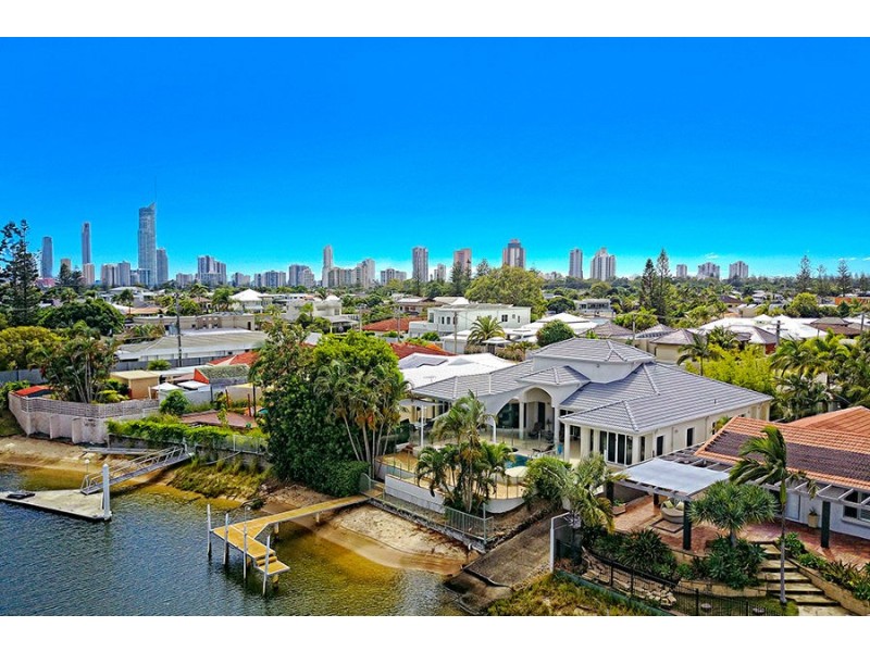 31 Beverley Crescent, Broadbeach Waters QLD 4218