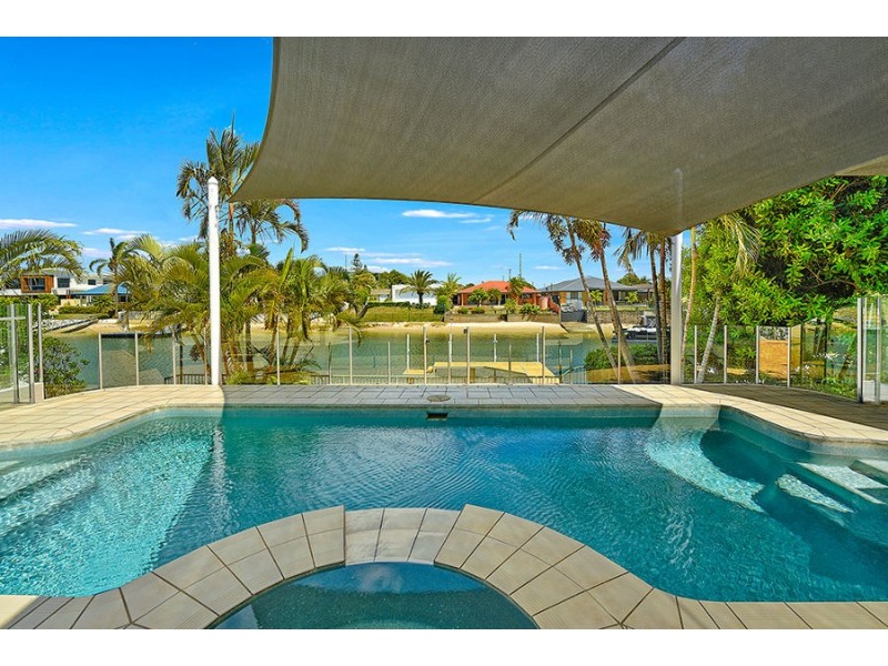 31 Beverley Crescent, Broadbeach Waters QLD 4218