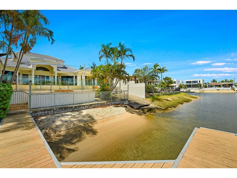 31 Beverley Crescent, Broadbeach Waters QLD 4218