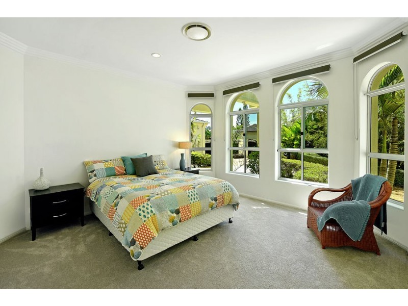 31 Beverley Crescent, Broadbeach Waters QLD 4218