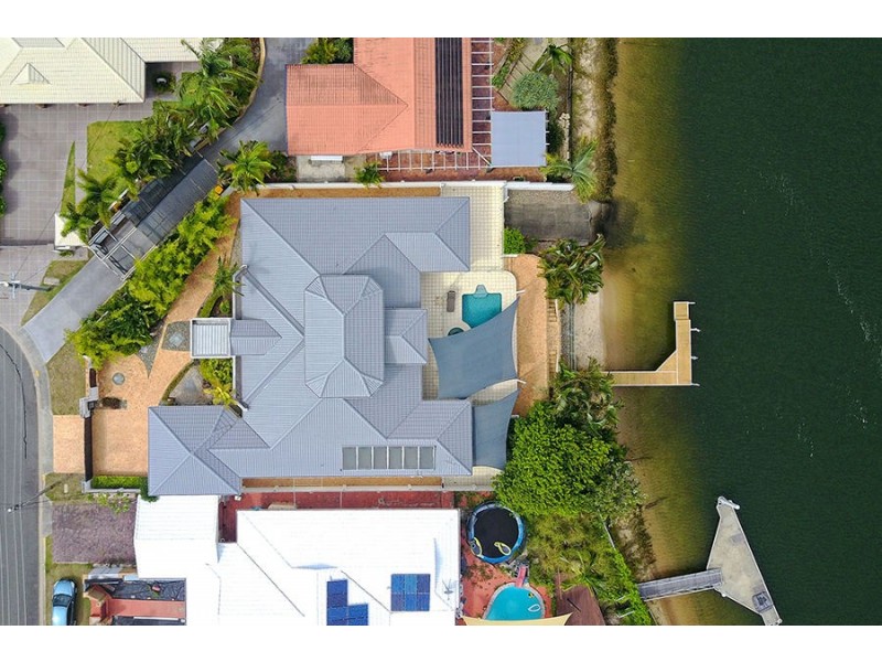 31 Beverley Crescent, Broadbeach Waters QLD 4218