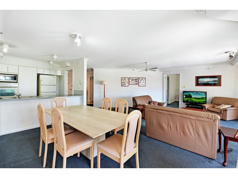 072/15 Victoria Avenue, Broadbeach QLD 4218
