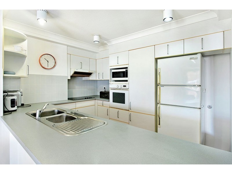 072/15 Victoria Avenue, Broadbeach QLD 4218