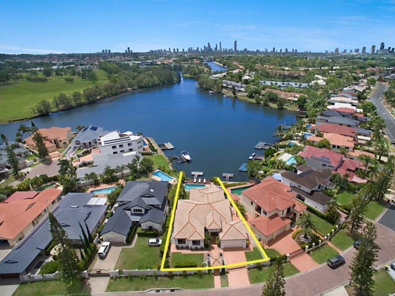 5 St Martin Place, Clear Island Waters QLD 4226