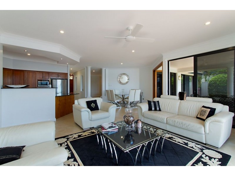 5 St Martin Place, Clear Island Waters QLD 4226